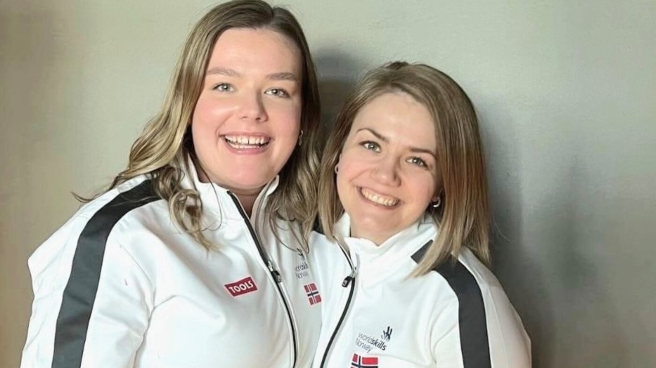 GÅR FOR GULL: Jenny-Marlen Skogeng-Fossan (t. v) tror Emma Straub har vinnersjanser når Europas beste helsefagarbeidere skal vise hva de kan i høst. Skogeng-Fossan ble selv verdensmester i helsearbeiderfaget i 2015.