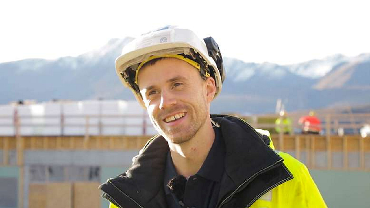 Daniel Jensen er formann på prosjektet Kvæfjord Helsehus. Snart blir han byggeleder. 
